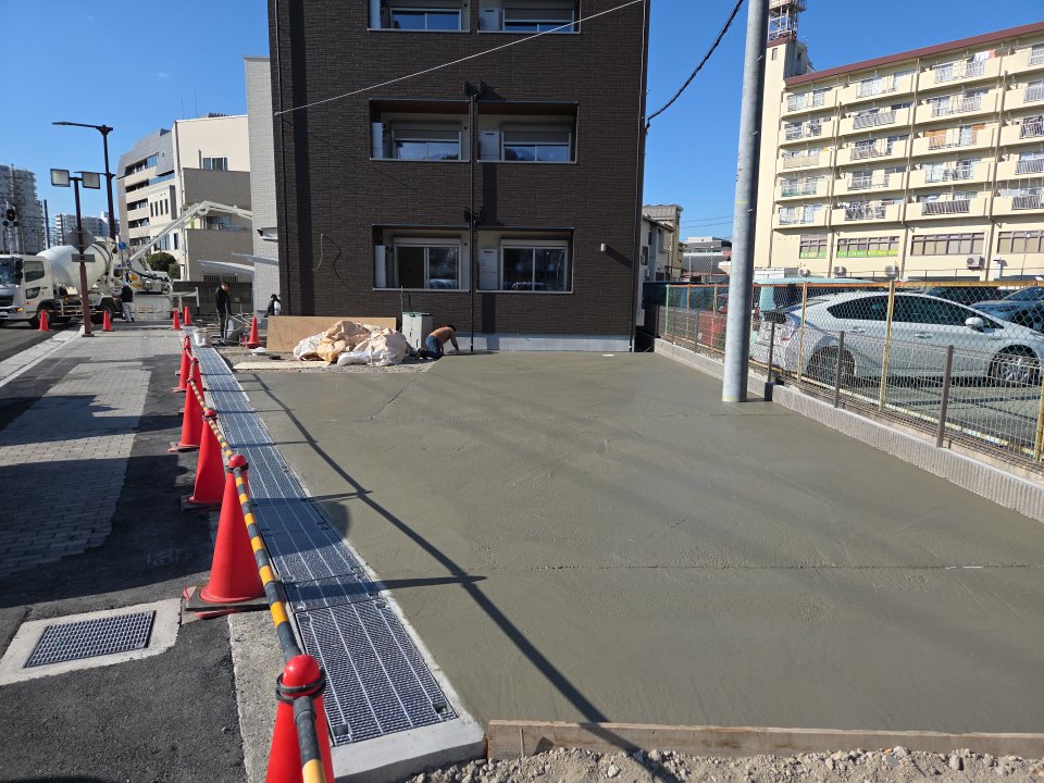 シエーナ川西美園電柱工事及び駐車場コンクリ工事 - 画像2