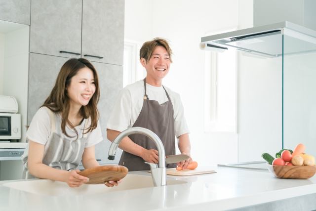 明るく開放的なキッチンのイメージ